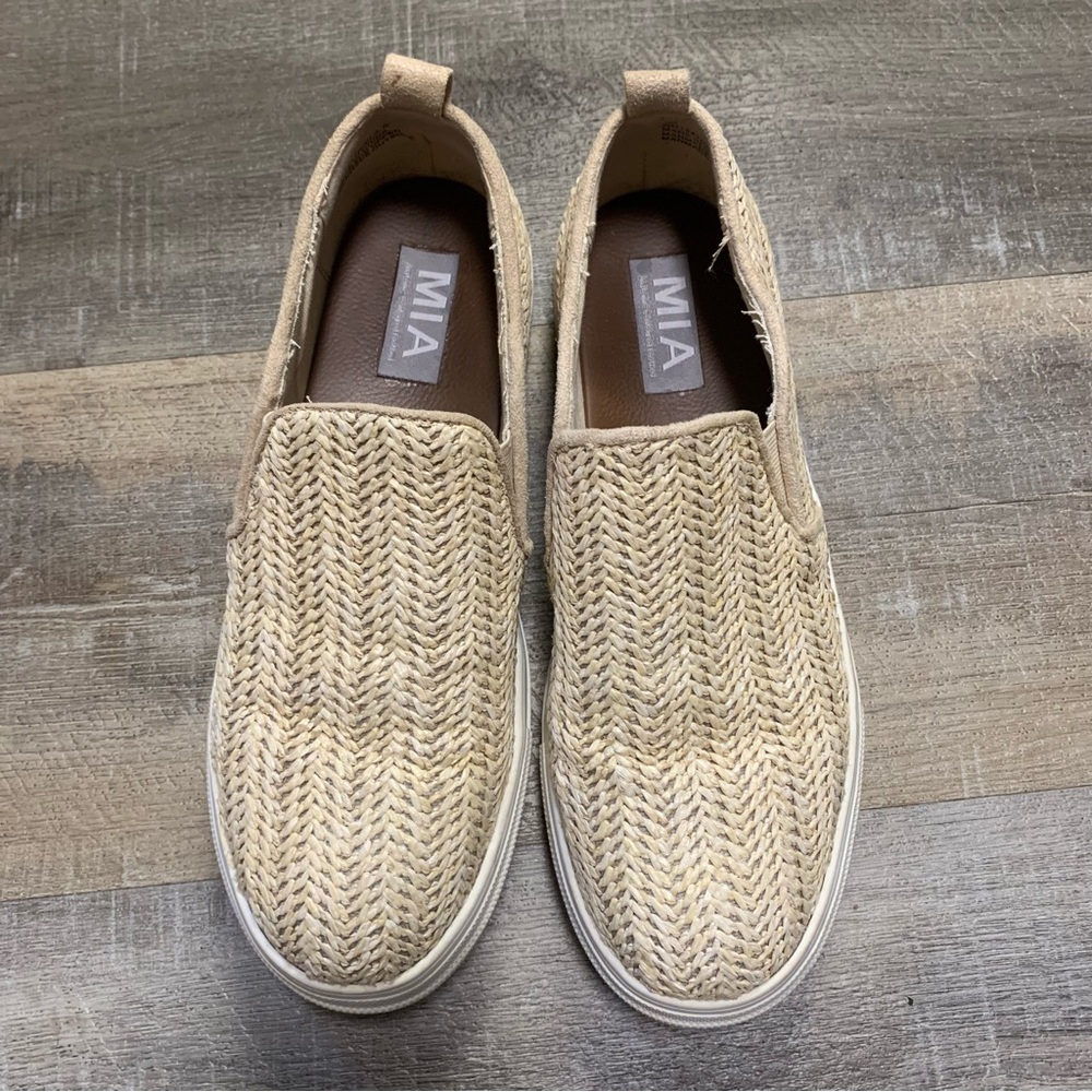 Mia Women’s Size 8 Woven Raffia  Platform Slip On Sneakers Shoes